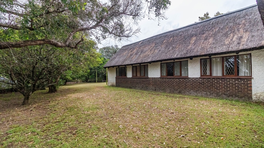 4 Bedroom Property for Sale in Bonza Bay Eastern Cape